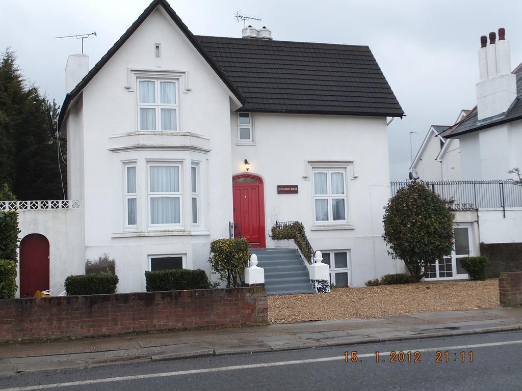 Jessamine House Hotel Gravesend Buitenkant foto